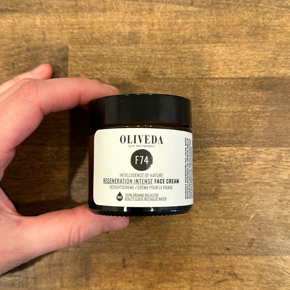 Oliveda F74
